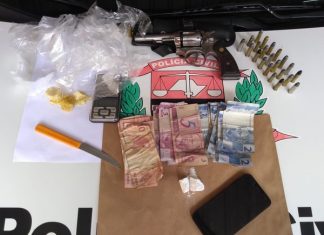 Itaí: Homem é preso por tráfico de drogas e porte de arma após denúncia
