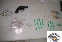 Cerqueira César: Flagrante de tráfico de drogas e porte ilegal de arma