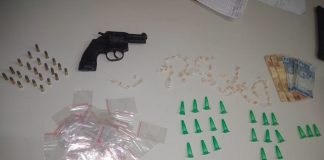 Cerqueira César: Flagrante de tráfico de drogas e porte ilegal de arma