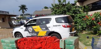 PM prende dupla com 925 quilos de maconha em caminhonete