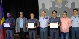 Piraju: POLÍCIA MILITAR HOMENAGEIA POLICIAIS MILITARES
