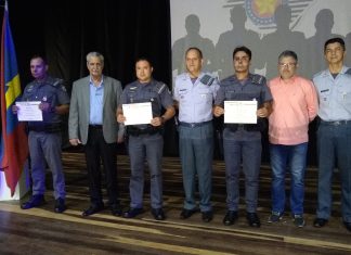 Piraju: POLÍCIA MILITAR HOMENAGEIA POLICIAIS MILITARES