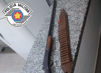 BARÃO DE ANTONINA: POLICIA MILITAR PRENDE HOMEM POR POSSE IRREGULAR DE ARMA DE FOGO E APREENDE ADOLESCENTE POR DIREÇÃO PERIGOSA