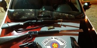 ÁGUAS DE SANTA BARBARA: POLÍCIA MILITAR PRENDE INDIVÍDUO COM ARMAS E MUNIÇÕES