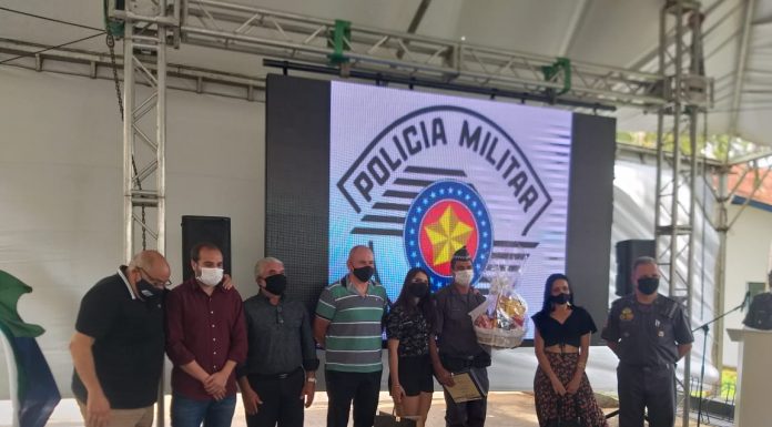 AVARÉ: POLICIAIS MILITARES SÃO HOMENAGEADOS COMO POLICIAL MILITAR DO ANO