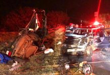 TAQUARITUBA/CORONEL MACEDO: Três pessoas ficam presas às ferragens em acidente com dois carros