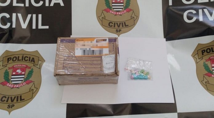 CONCHAS: Mulher recebe encomenda com comprimidos de anfetaminas e é levada à delegacia