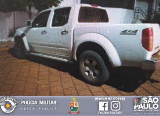 CAMINHONETE ROUBADA EM FARTURA É RECUPERADA PELA PM E DOIS HOMENS TERMINAM PRESOS