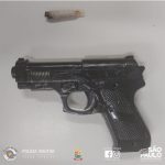 ADOLESCENTES PORTANDO SIMULACRO DE PISTOLA E DROGA SÃO SURPREENDIDOS PELA POLÍCIA MILITAR EM CERQUEIRA CÉSAR