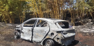 Carro pega fogo após acidente em rodovia de Piraju