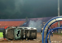 Tragédia em estádio de futebol na Indonésia tem ao menos 32 crianças entre 125 mortos