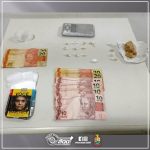POLÍCIA MILITAR SURPREENDE COMERCIALIZAÇÃO DE DROGAS EM TAQUARITUBA