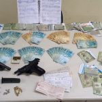 POLÍCIA MILITAR PRENDE HOMEM COM ARMAS, MUNIÇÕES E DINHEIRO EM AVARÉ