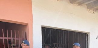 POLICIAS MILITARES DESENGASGAM BEBÊ EM AVARÉ