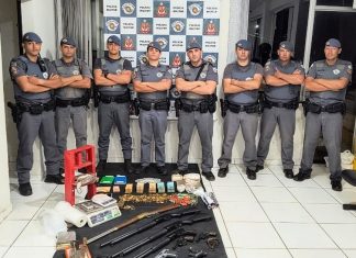 POLÍCIA MILITAR PRENDE HOMEM, LOCALIZA DROGAS, DINHEIRO E ARSENAL DO CRIME EM PIRAJU