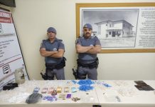 POLÍCIA MILITAR PRENDE TRÊS ENVOLVIDOS NO TRÁFICO E APREENDE MAIS DE 2.700 PORÇÕES DE DROGAS EM CERQUEIRA CÉSAR