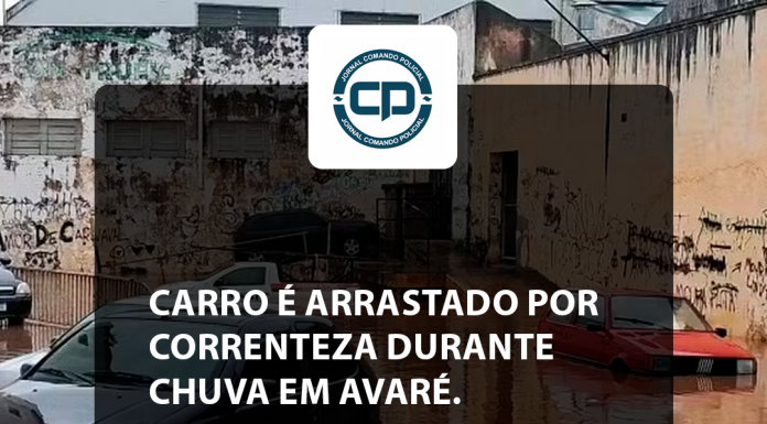 Carro é arrastado por correnteza durante chuva em Avaré
