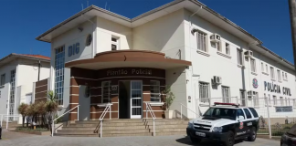 Homem de 53 anos é preso suspeito de agredir o irmão durante briga em Avaré