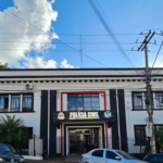 Homem descumpre medida protetiva, tenta atirar contra ex-companheira e acaba esfaqueado em Buri